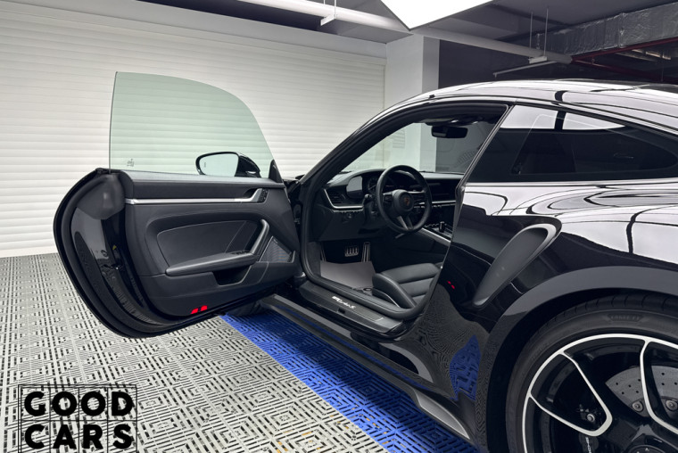 Porsche 911 Turbo S - 25