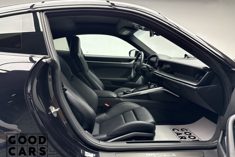 Porsche 911 Turbo S - 32