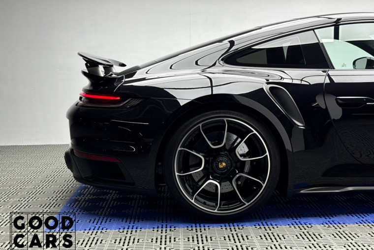 Porsche 911 Turbo S - 8