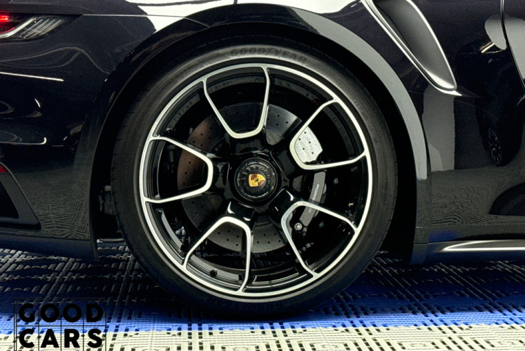 Porsche 911 Turbo S - 9