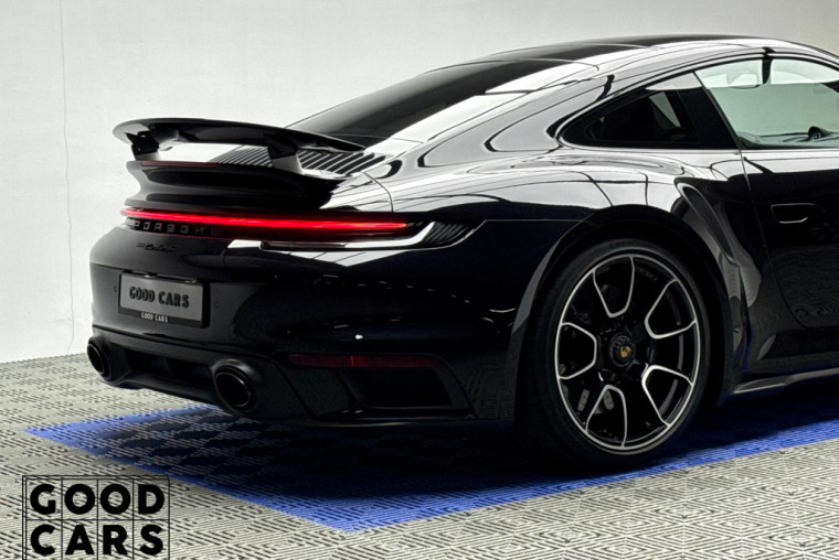 Porsche 911 Turbo S - 16