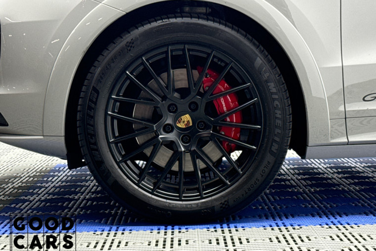 Porsche Cayenne GTS - 6