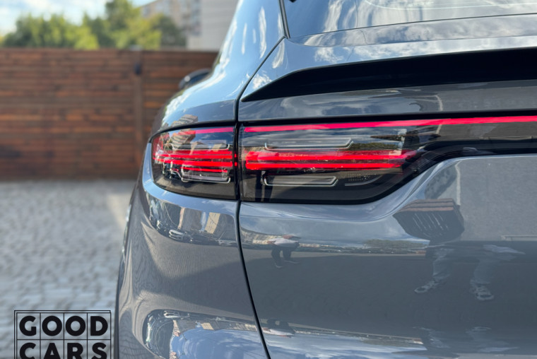 Porsche Cayenne Coupe Turbo GT - 19