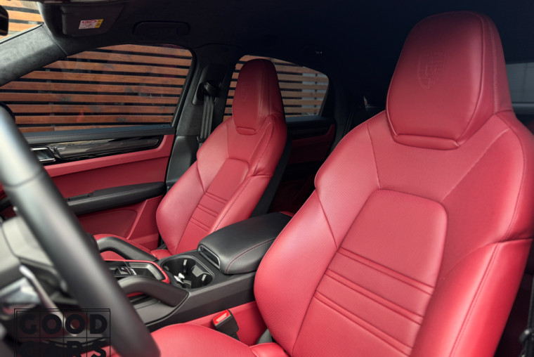 Porsche Cayenne Coupe Turbo GT - 32
