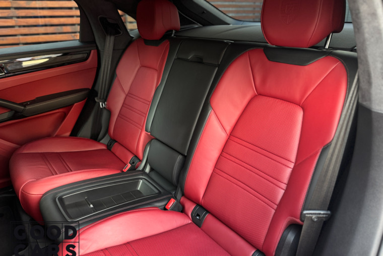 Porsche Cayenne Coupe Turbo GT - 50