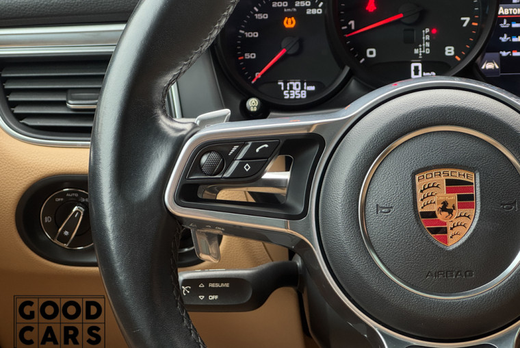 Porsche Macan - 30