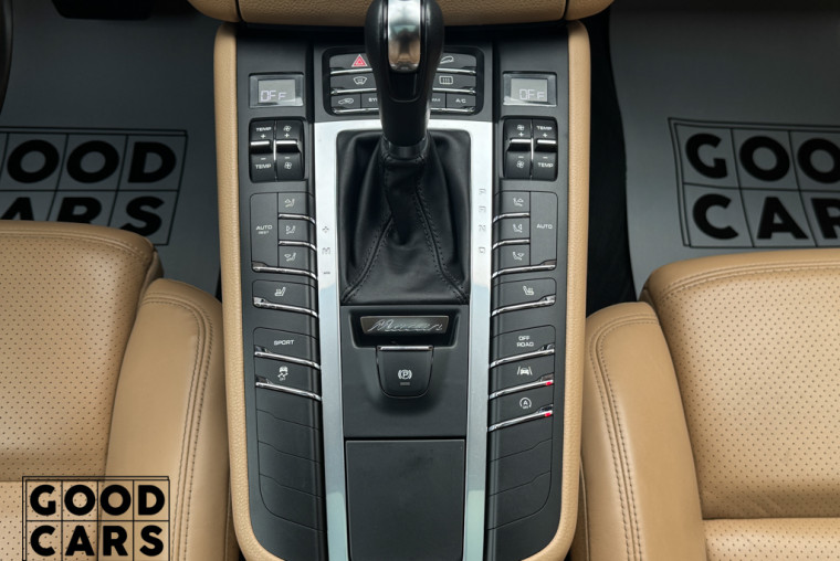Porsche Macan - 36