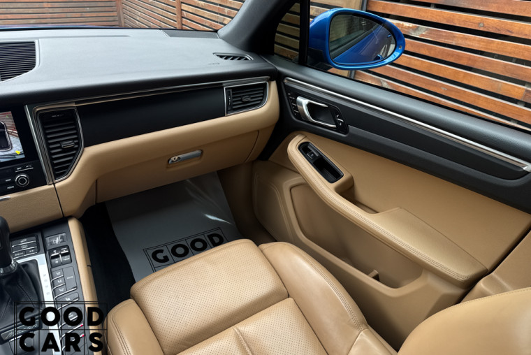 Porsche Macan - 38