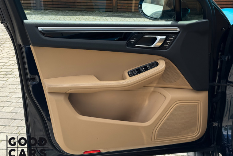 Porsche Macan - 13