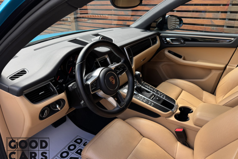 Porsche Macan - 16