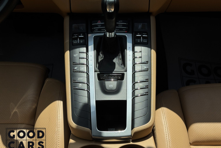 Porsche Macan - 26