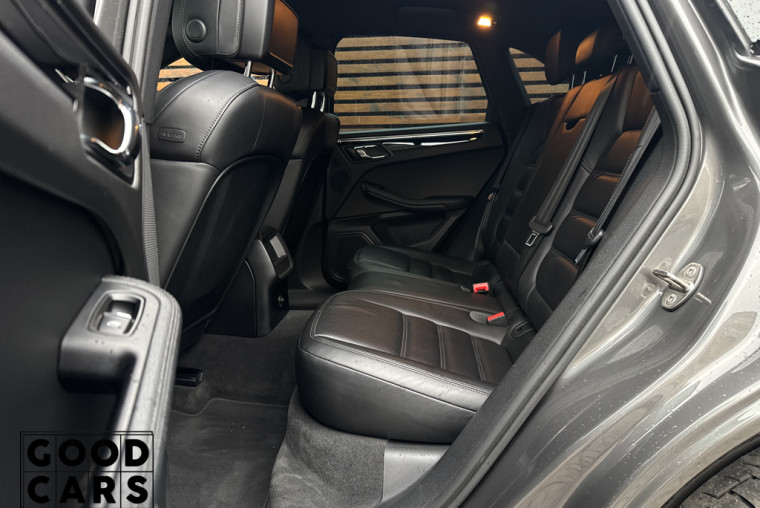 Porsche Macan S - 28