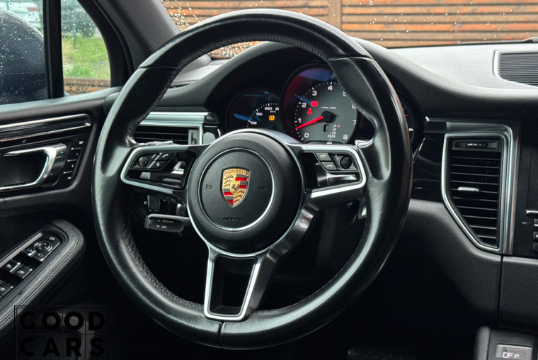 Porsche Macan S - 30