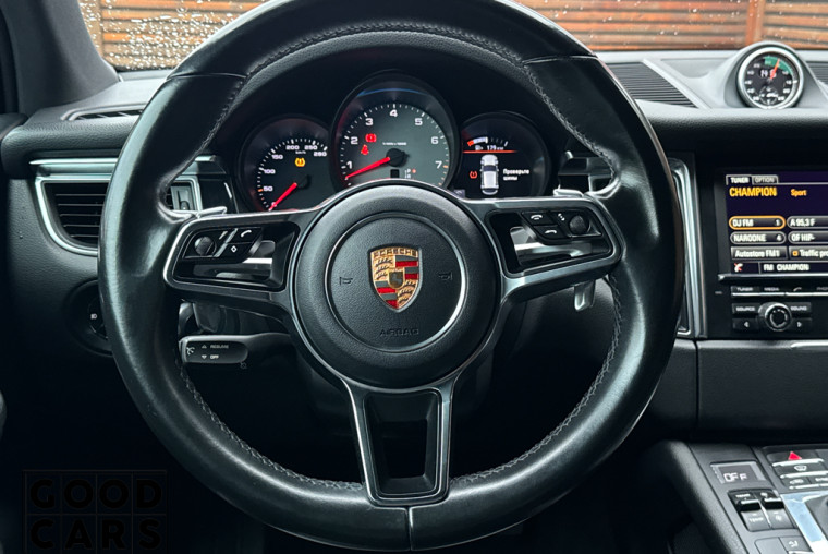 Porsche Macan S - 31