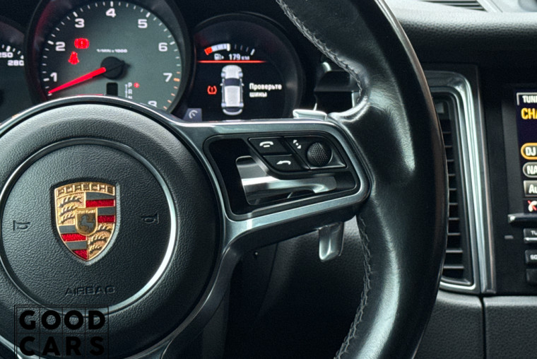 Porsche Macan S - 33