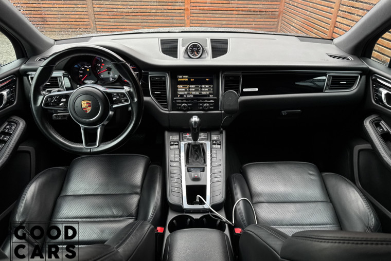 Porsche Macan S - 35