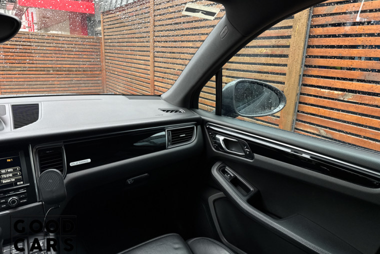 Porsche Macan S - 41