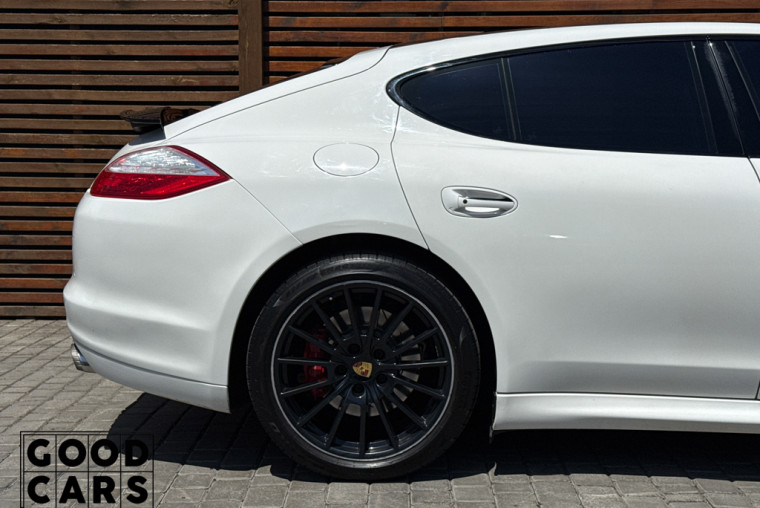 Porsche Panamera Turbo - 13