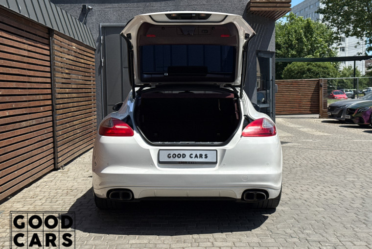 Porsche Panamera Turbo - 19