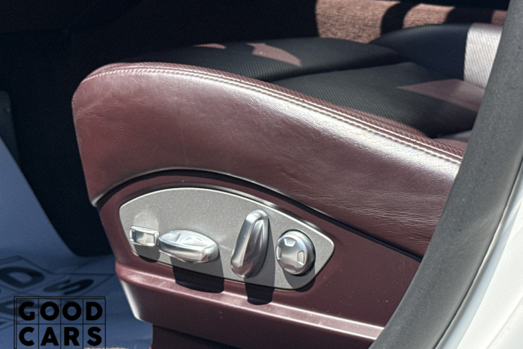 Porsche Panamera Turbo - 28