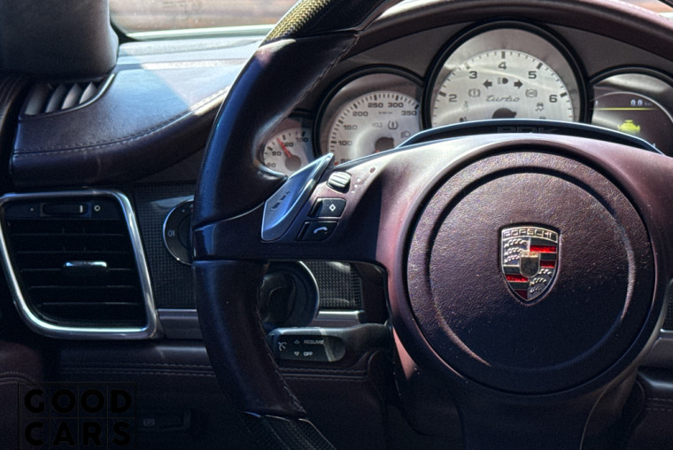 Porsche Panamera Turbo - 37