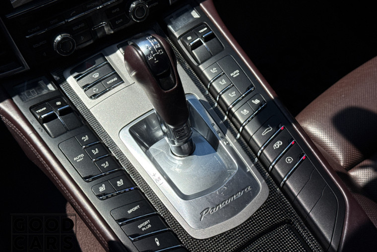 Porsche Panamera Turbo - 44