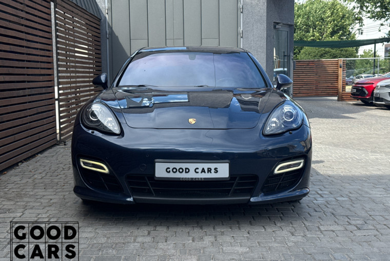 Porsche Panamera Turbo S - 1