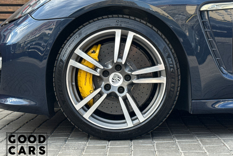 Porsche Panamera Turbo S - 12
