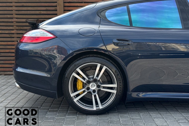 Porsche Panamera Turbo S - 13