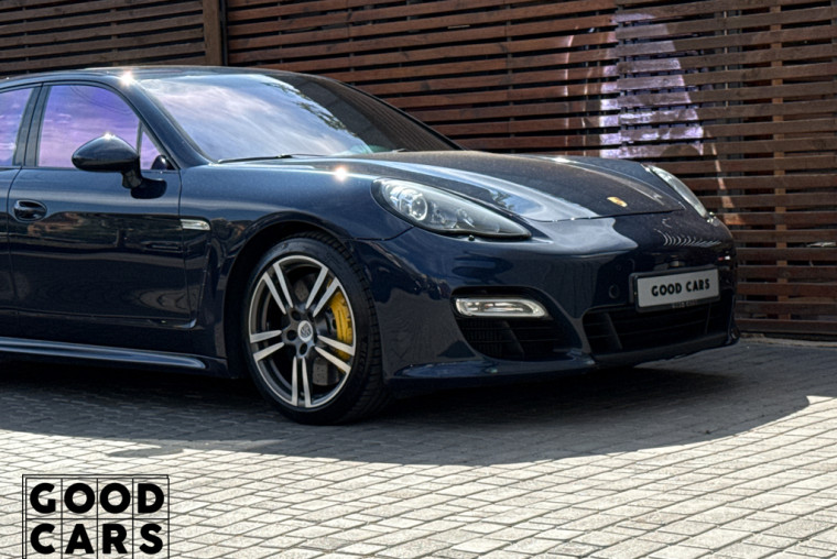 Porsche Panamera Turbo S - 15