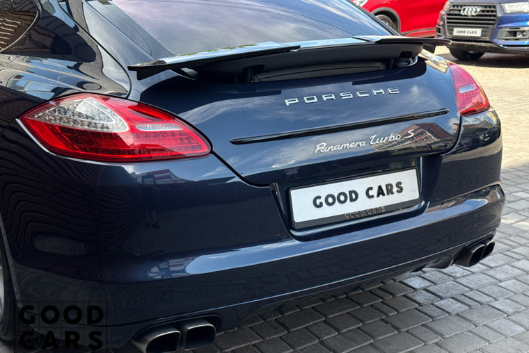 Porsche Panamera Turbo S - 18