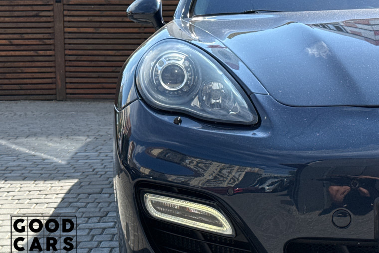 Porsche Panamera Turbo S - 9