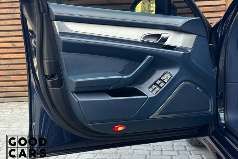 Porsche Panamera Turbo S - 23