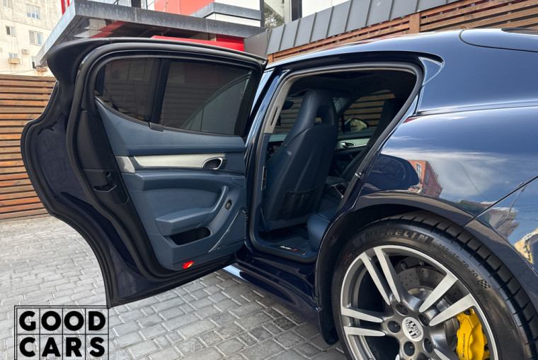 Porsche Panamera Turbo S - 33