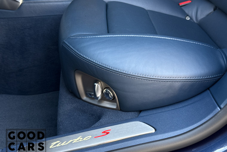 Porsche Panamera Turbo S - 35