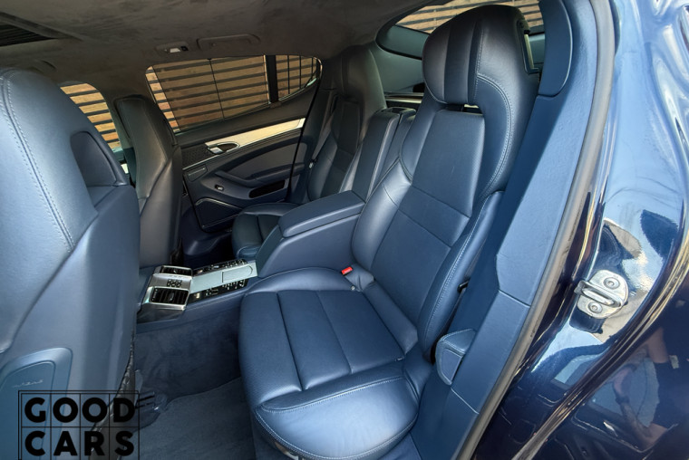 Porsche Panamera Turbo S - 36