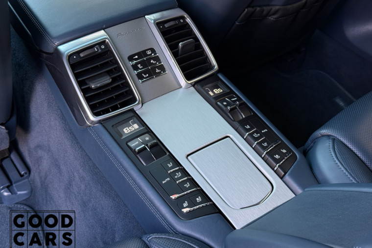 Porsche Panamera Turbo S - 37