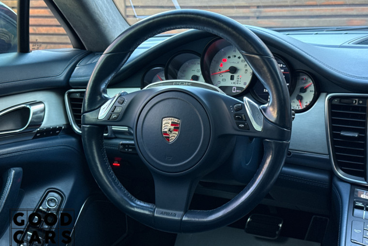 Porsche Panamera Turbo S - 39