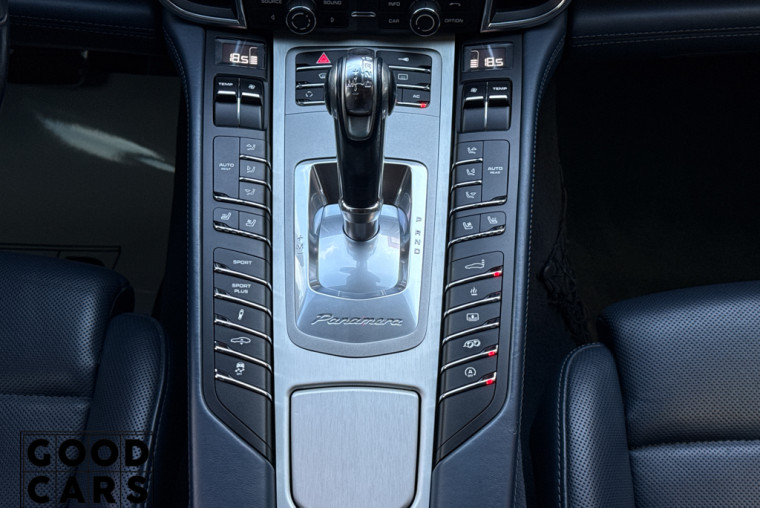 Porsche Panamera Turbo S - 48