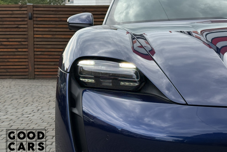 Porsche Taycan 4S - 9
