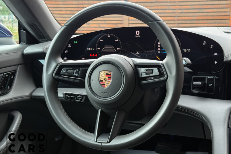 Porsche Taycan 4S - 39