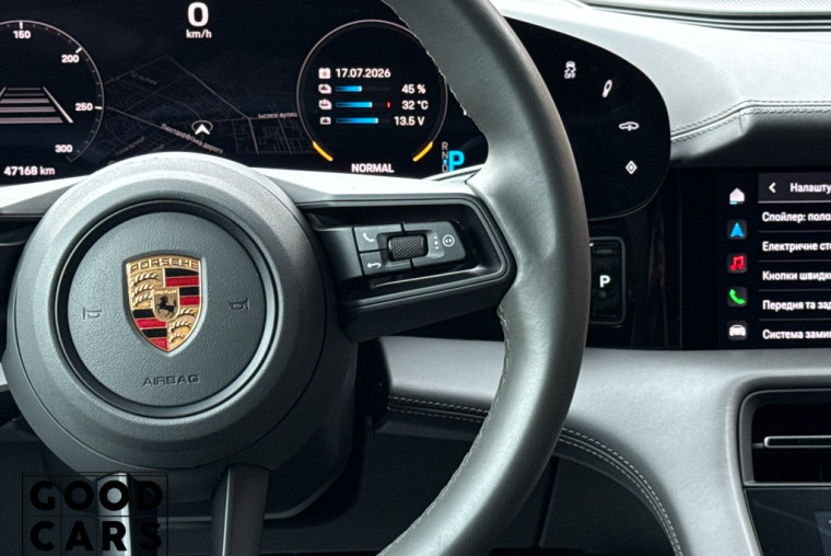 Porsche Taycan 4S - 42
