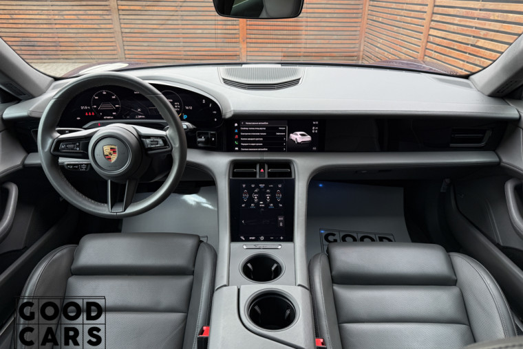 Porsche Taycan 4S - 45