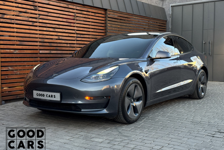 Tesla Model 3 - 2