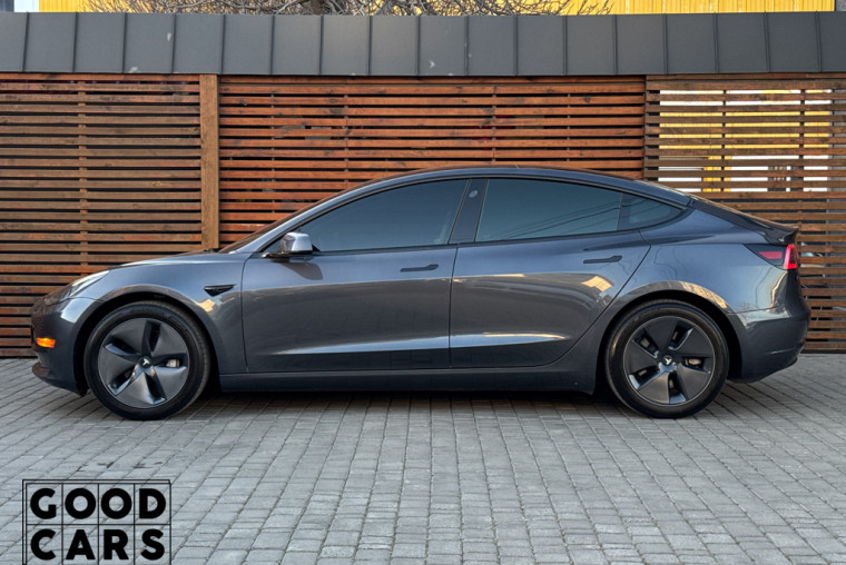 Tesla Model 3 - 3