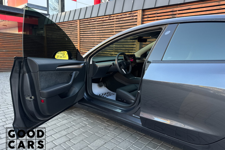 Tesla Model 3 - 20