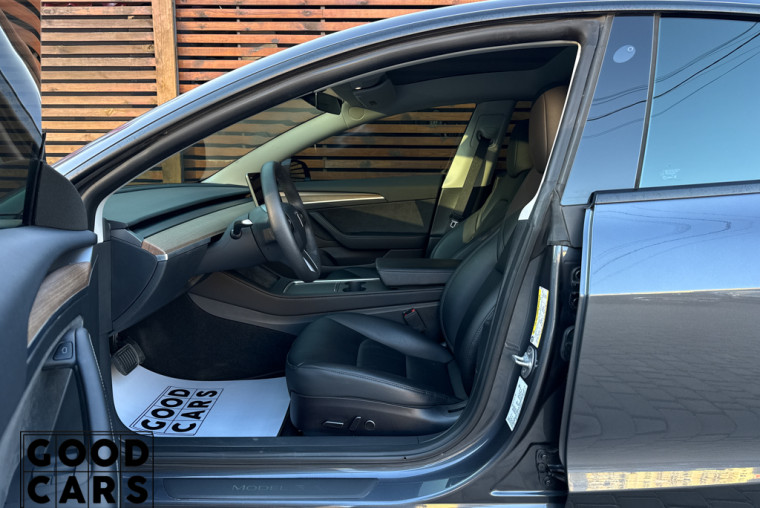 Tesla Model 3 - 21