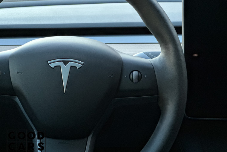 Tesla Model 3 - 32