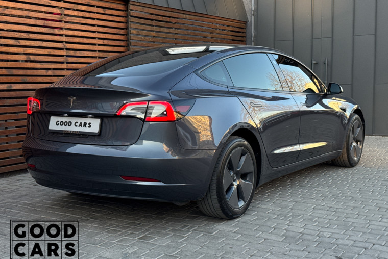 Tesla Model 3 - 6