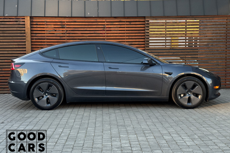 Tesla Model 3 - 7